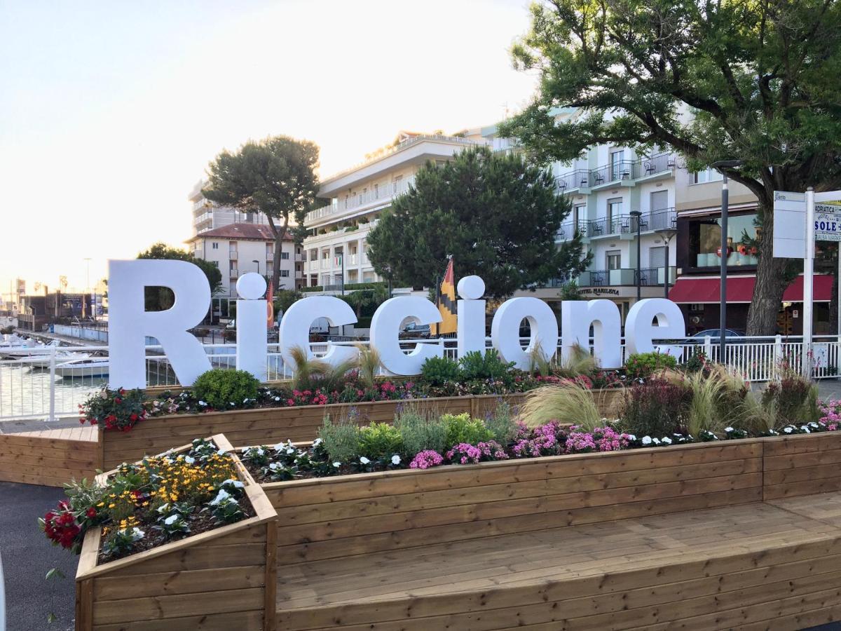 Hotel Levante Convenzionato Oltremare E Italia In Miniatura Riccione Exterior photo